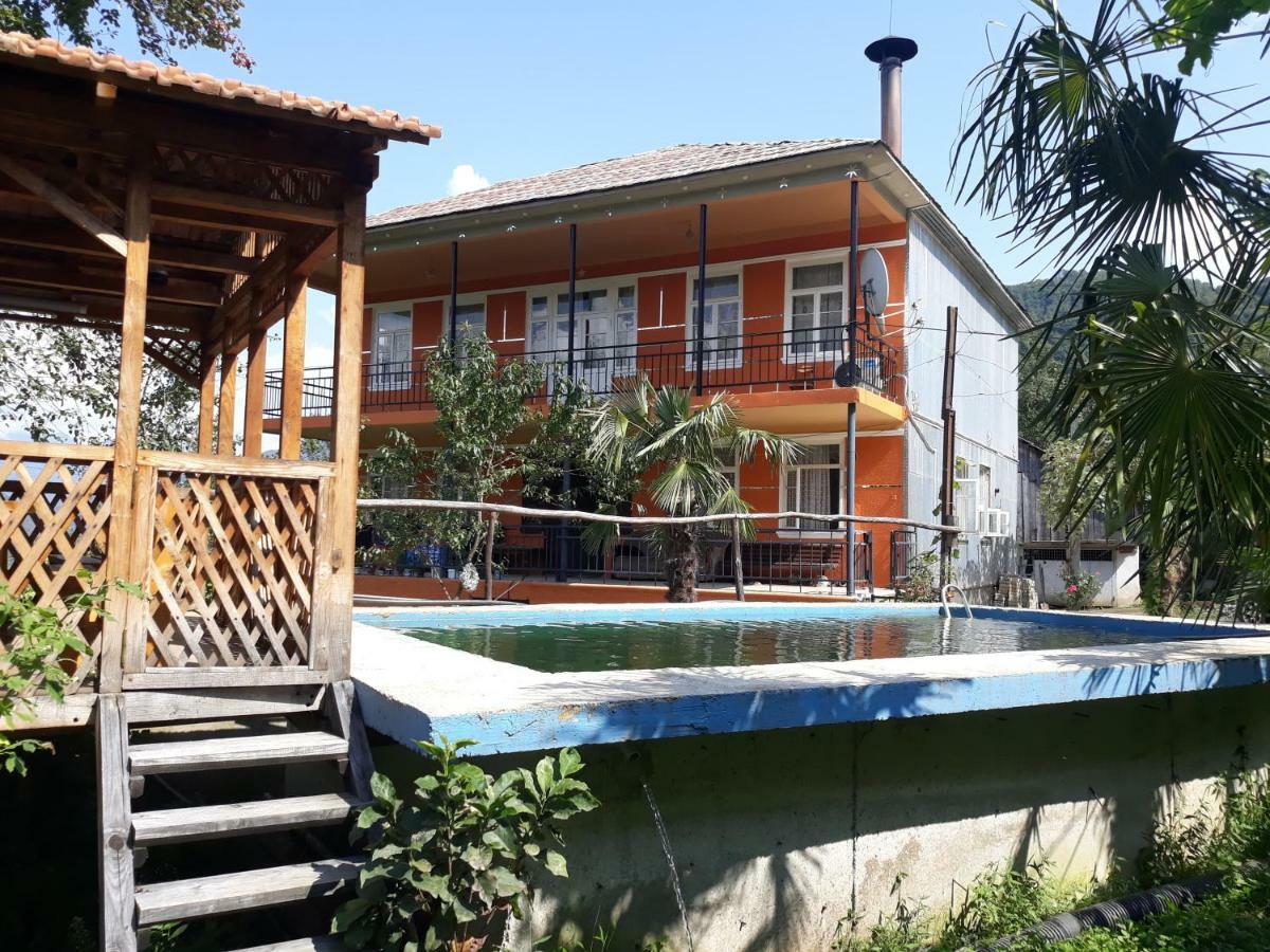 Megobroba Inn Dzentsmani Esterno foto