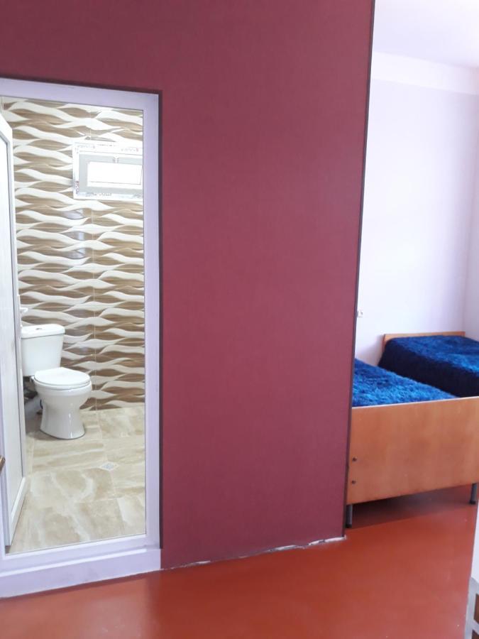 Megobroba Inn Dzentsmani Esterno foto