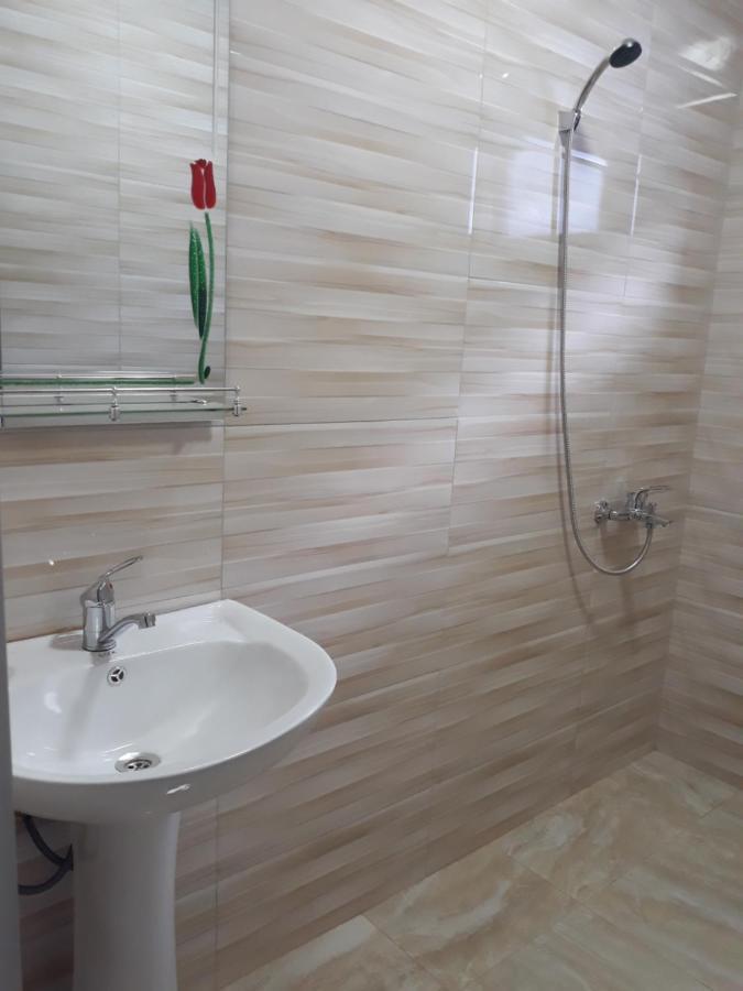 Megobroba Inn Dzentsmani Esterno foto